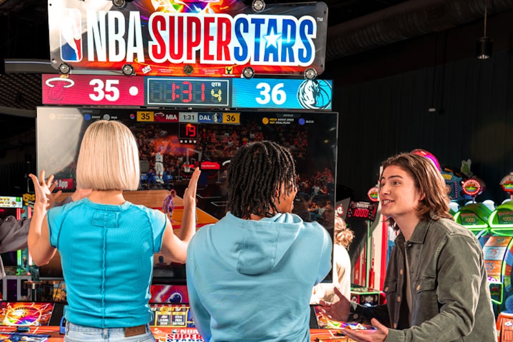 Dave & Busters